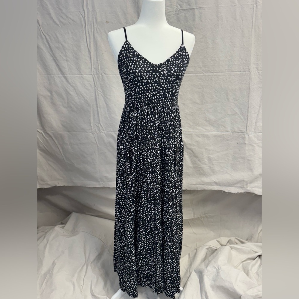 Black and White Sleeveless Spaghetti Strap Maxi Sundress